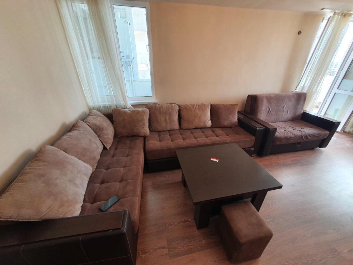 Apartment In Yerevan On Amiryan Street Exterior foto