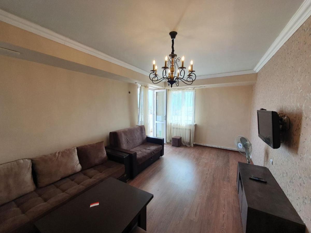 Apartment In Yerevan On Amiryan Street Exterior foto